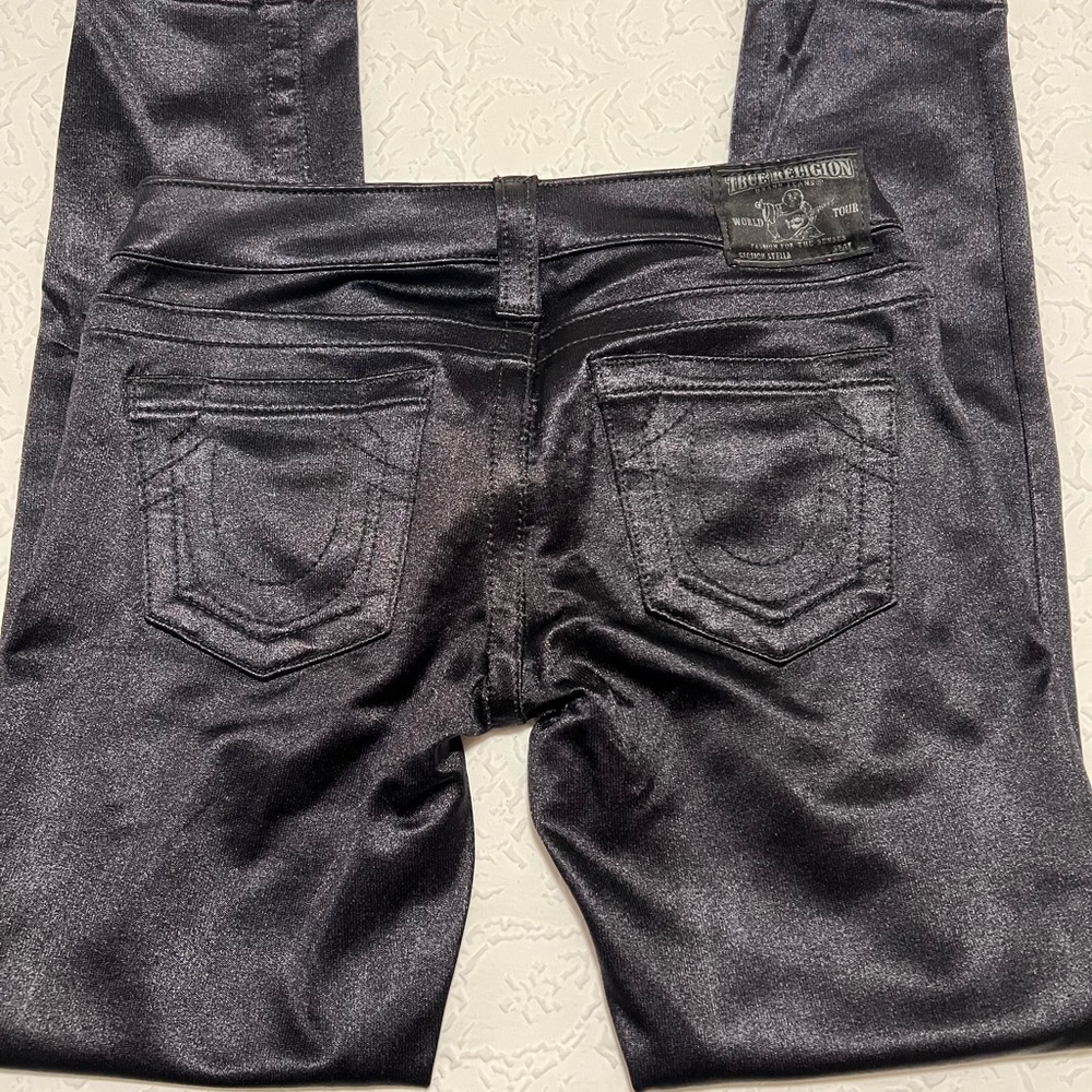 True religion Size 25 Black low rise pants